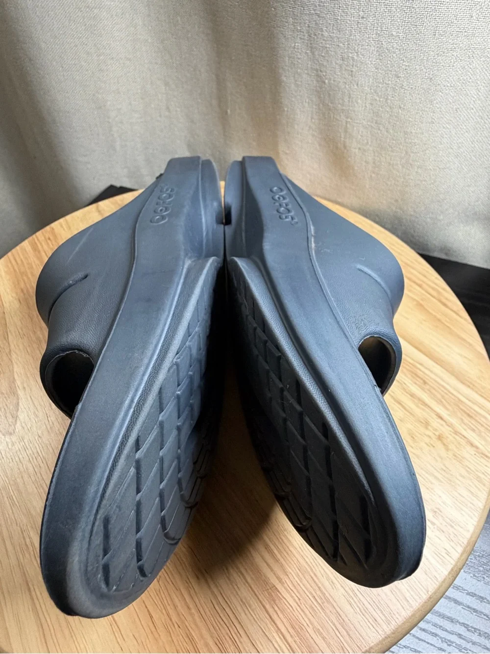 Oofos unisex Ooahh recovery sandals